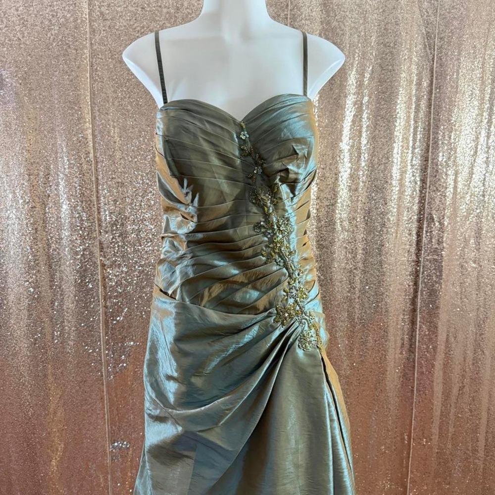 Isabella Y2K Green Metallic Beaded Ruched Strapless Formal HoCo Dress/Size 2XL